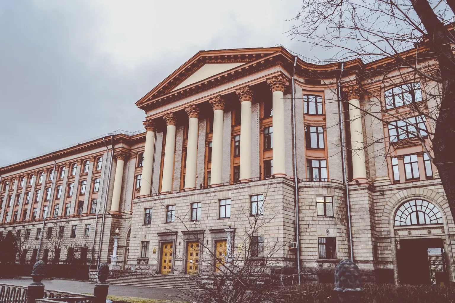 Запись в вуз через электронную очередь: инструкция